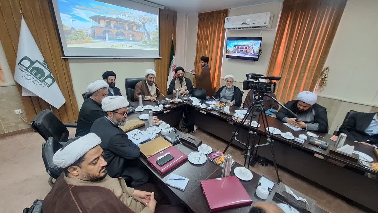 اگر حقوق واقعی موقوفات حوزه علمیه داده شود مشکل طلاب حل می‌شود