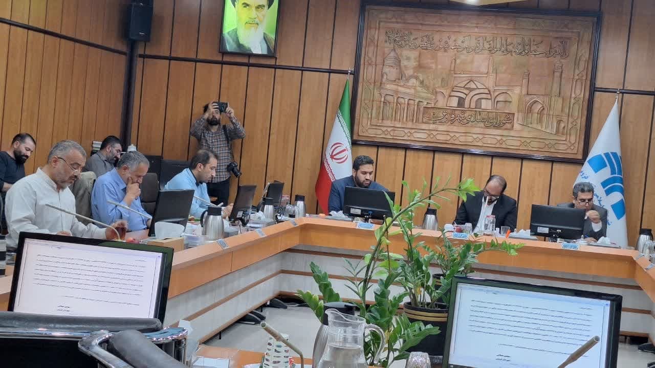 شهردار قزوین به مطالبات اعضای شورای شهر پاسخگو باشد