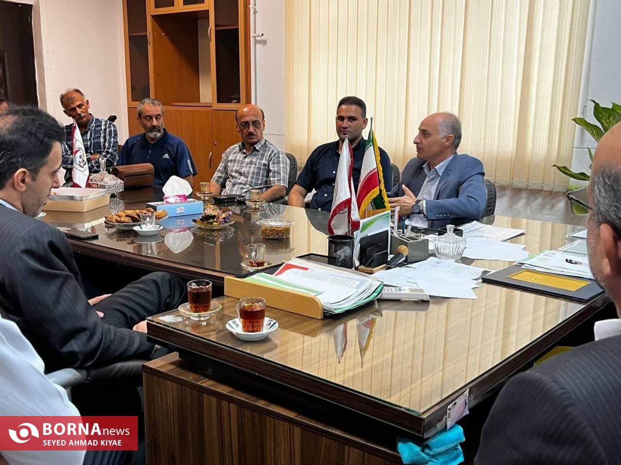 حضور رئیس اداره ورزش و جوانان لاهیجان در هیات فوتبال این شهرستان