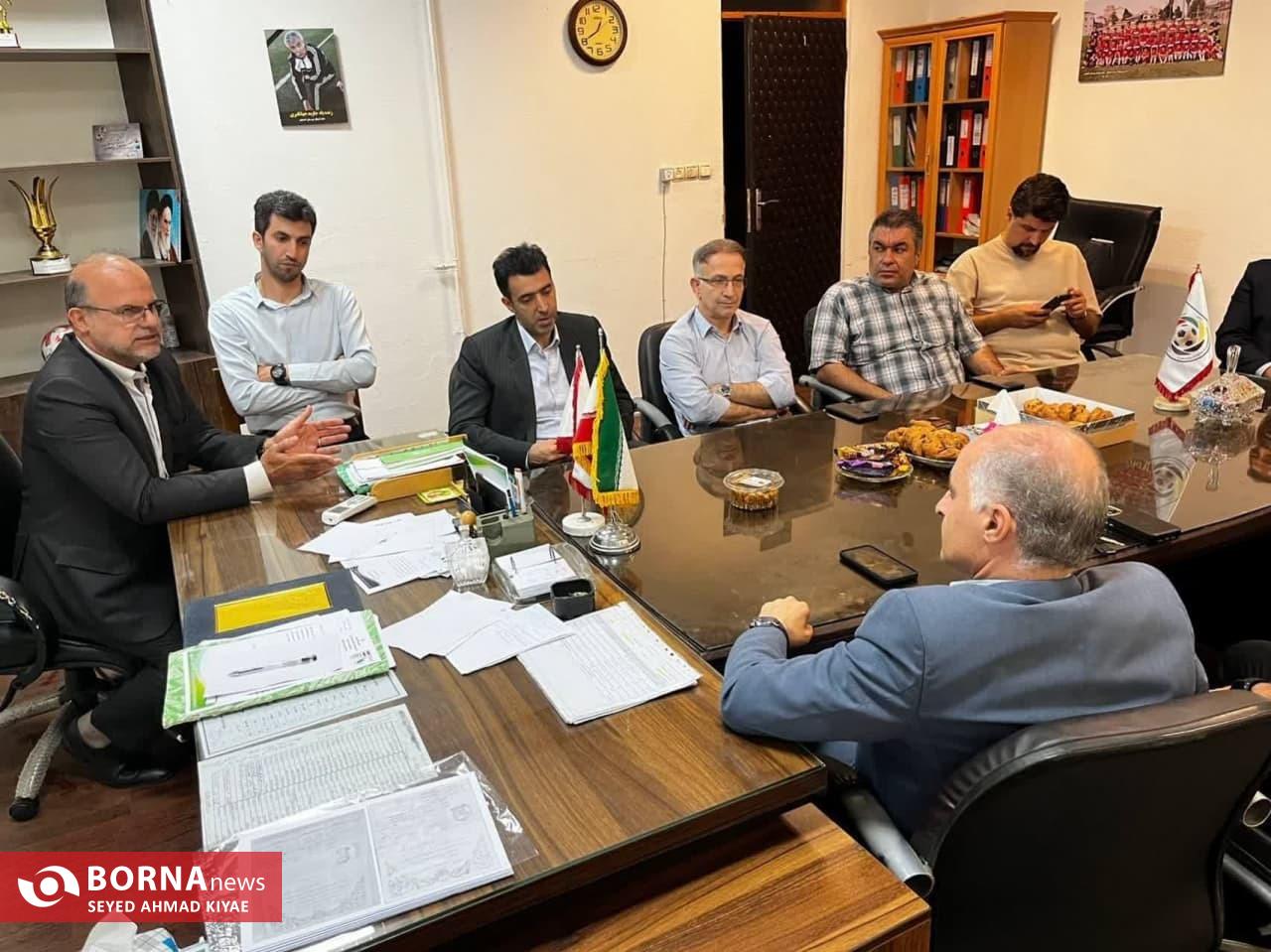 حضور رئیس اداره ورزش و جوانان لاهیجان در هیات فوتبال این شهرستان