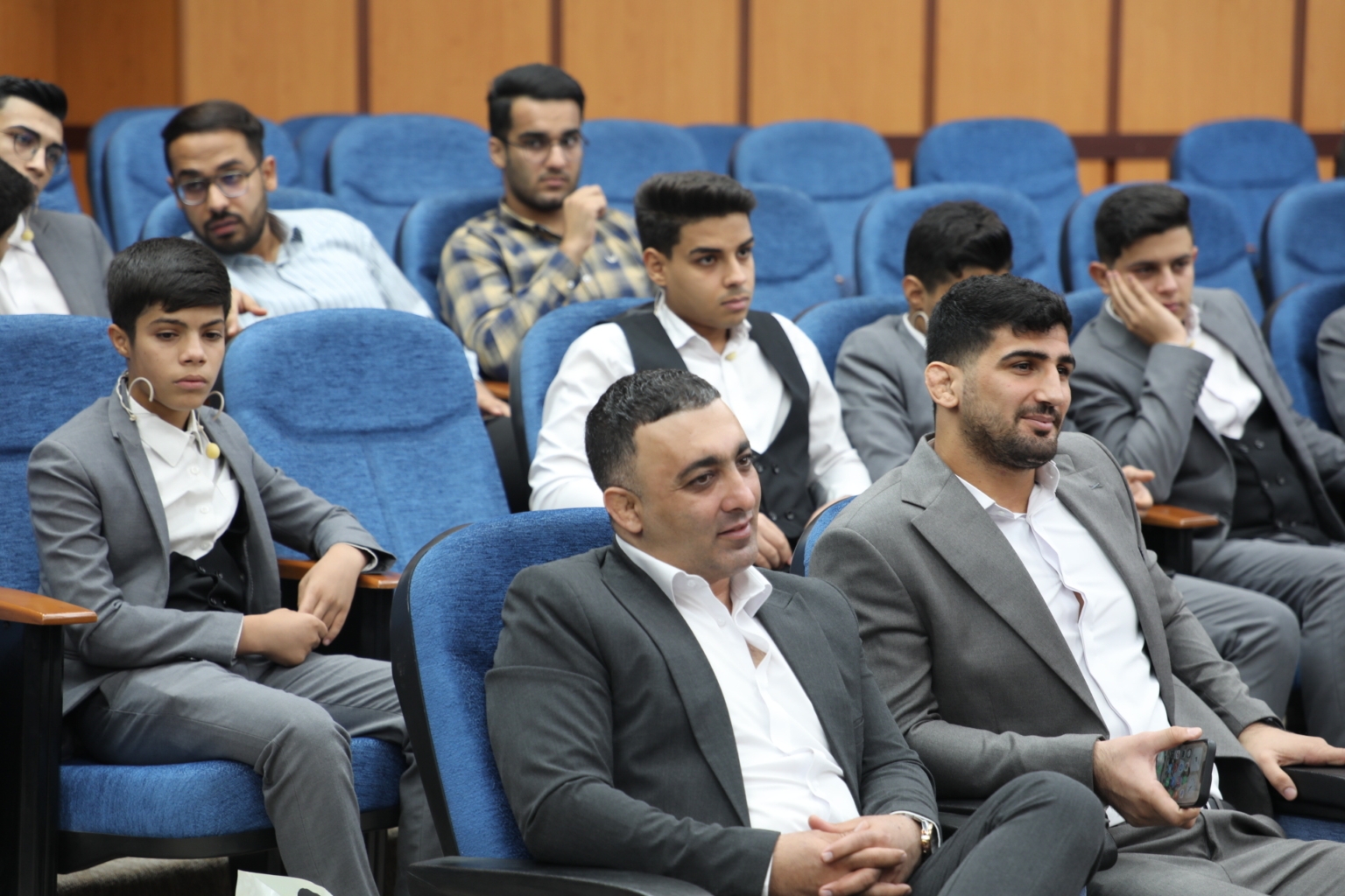 مراسم تجلیل از افتخارآفرینان جهانی و آسیایی خوزستان برگزار شد