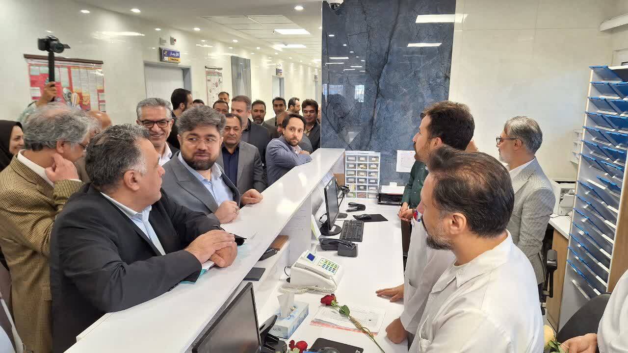 مدیرعامل سازمان تامین اجتماعی از بیمارستان تامین اجتماعی تاکستان بازدید کرد