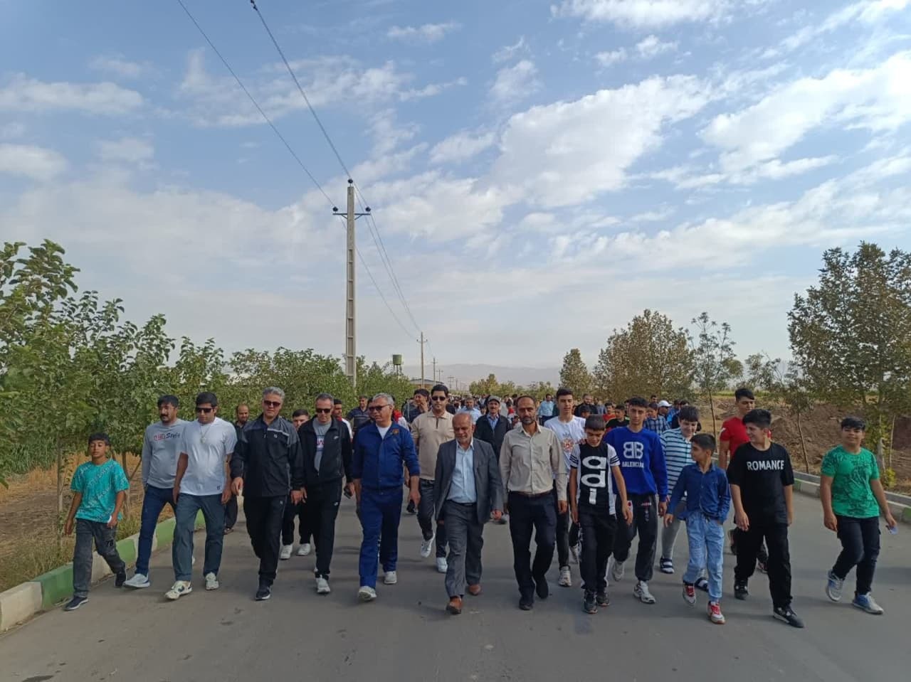 همایش بزرگ پیاده روی خانواده در شهر بیدستان برگزارشد