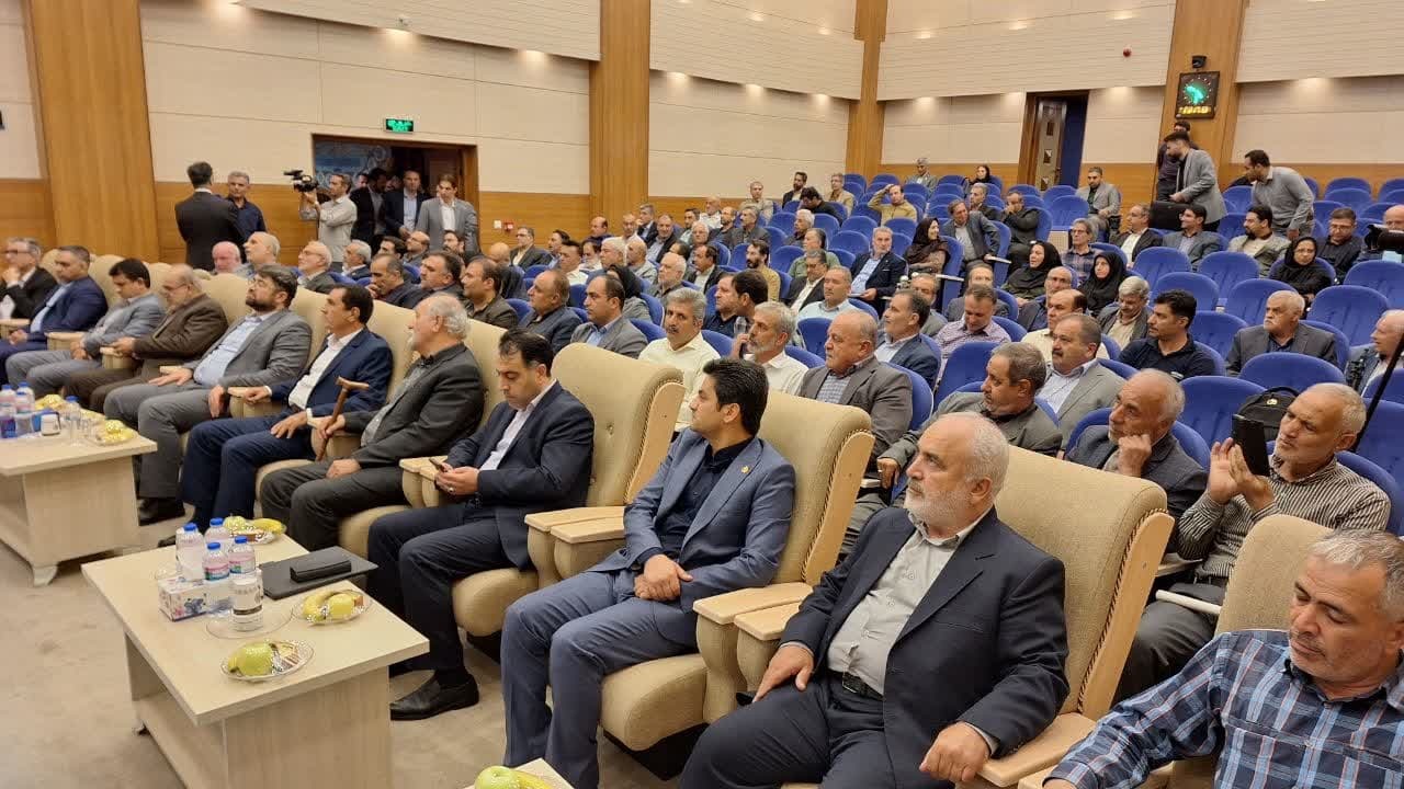 به مطالبات کارگران قبل از تبدیل شدن به بحران رسیدگی کنید به مطالبات کارگران قبل از تبدیل شدن به بحران رسیدگی کنید