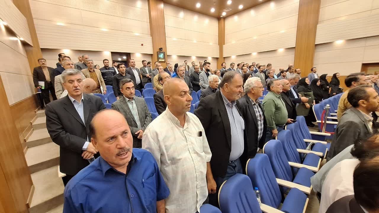 به مطالبات کارگران قبل از تبدیل شدن به بحران رسیدگی کنید به مطالبات کارگران قبل از تبدیل شدن به بحران رسیدگی کنید