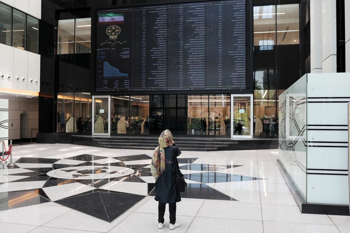 افت ۸ هزار واحدی شاخص کل بورس