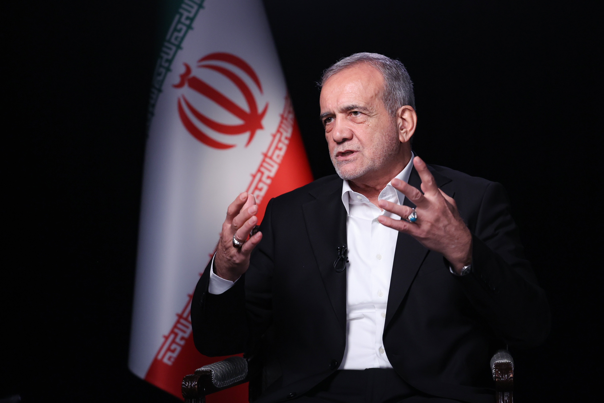 رئیس جمهوری که با پیام صلح رفت و با گنجینه تاریخی بازگشت رئیس جمهوری که با پیام صلح رفت و با گنجینه تاریخی بازگشت