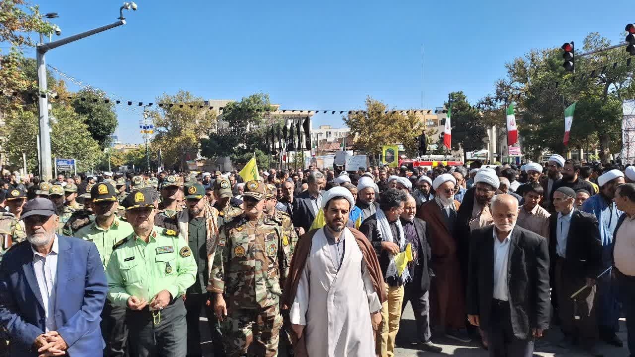 اسرائیل رژیم جنایتکار ، بی ریشه و شیطانی و روبه نابودی است که دچار جنون شده است