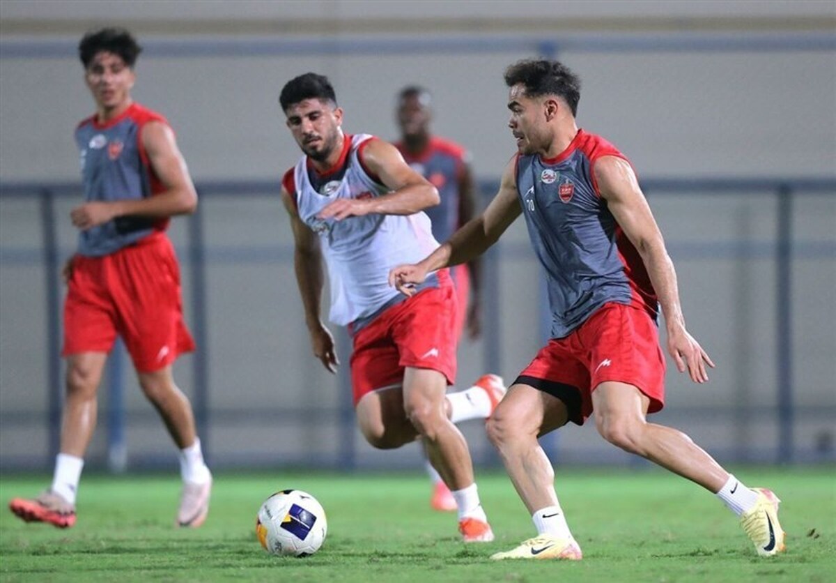 حضور ارونوف در تمام مراحل تمرین پرسپولیس