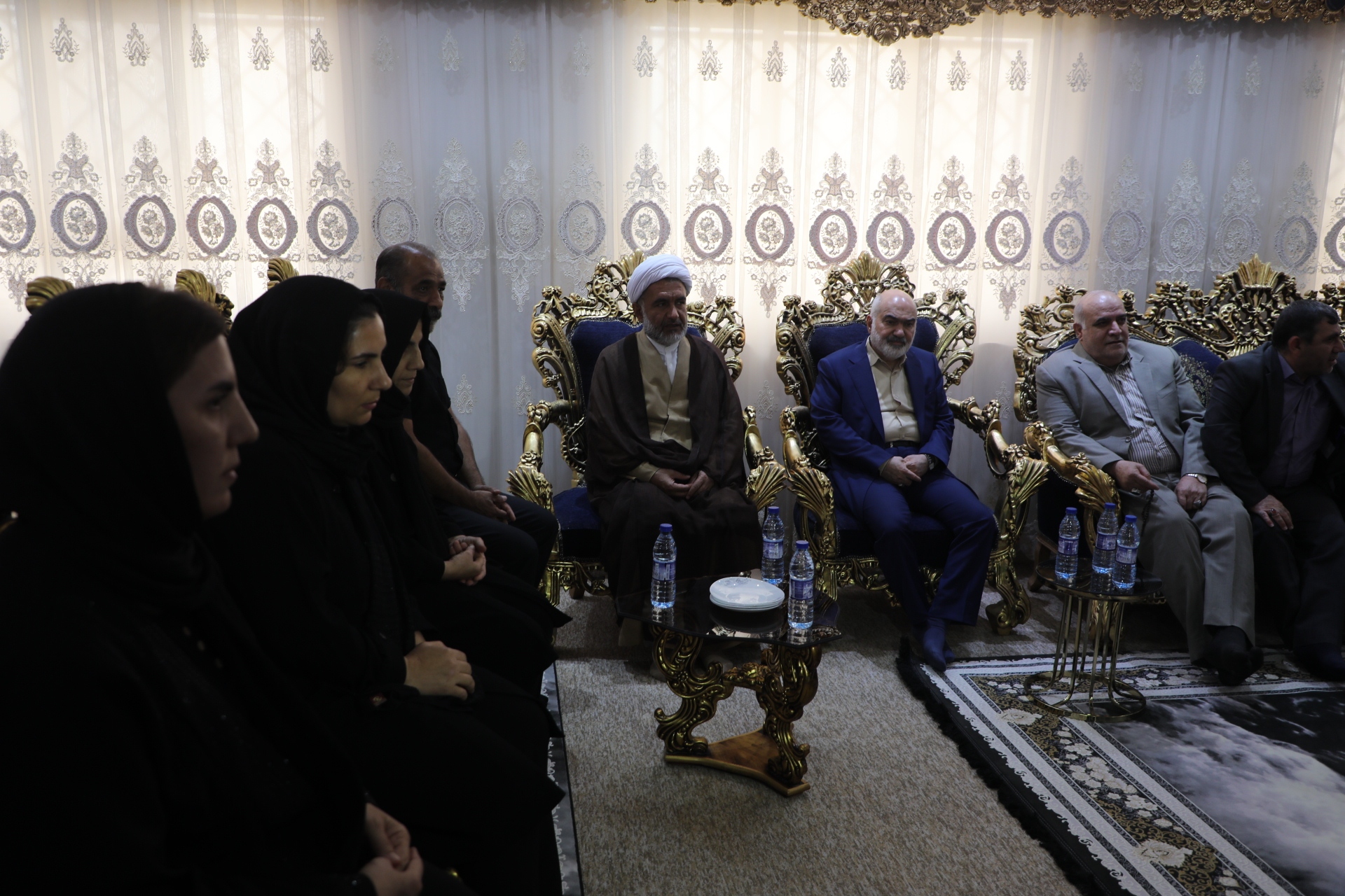 دیدار استاندار خوزستان و ابلاغ پیام تسلیت رییس جمهور به خانواده سه مامای فوت شده حادثه تصادف رامهرمز دیدار استاندار خوزستان و ابلاغ پیام تسلیت رییس جمهور به خانواده سه مامای فوت شده حادثه تصادف رامهرمز