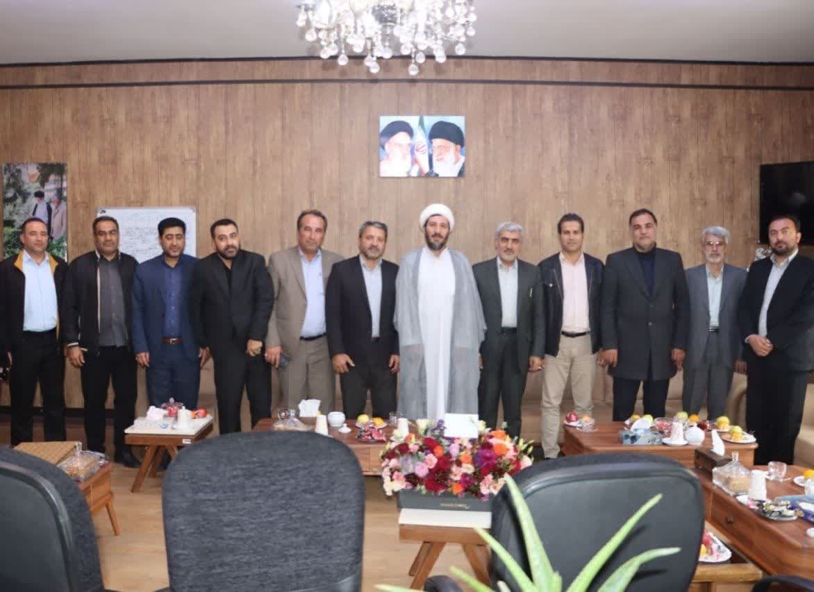 شهردار محمدیه با رئیس سازمان آموزش و پرورش استثنایی کشور دیدار کرد 