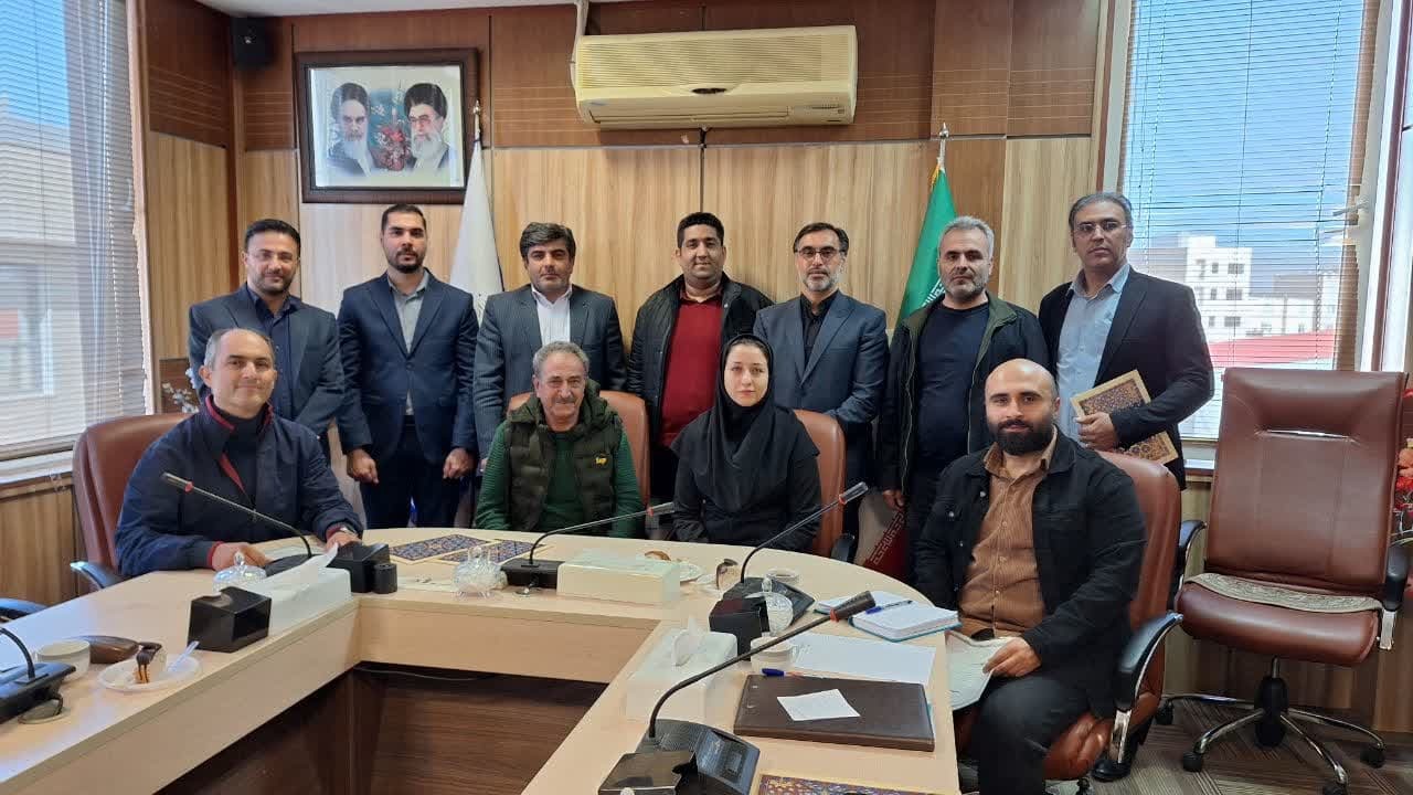 توسعه ورزش همگانی و قهرمانی موجب نشاط جامعه و رونق اقتصادی می شود توسعه ورزش همگانی و قهرمانی موجب نشاط جامعه و رونق اقتصادی می شود