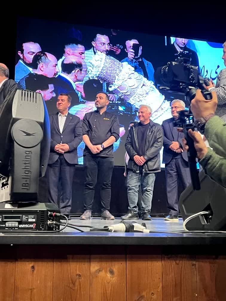 رضایت مندی مشتری شرط اصلی موفقیت در کسب و کار است رضایت مندی مشتری شرط اصلی موفقیت در کسب و کار است