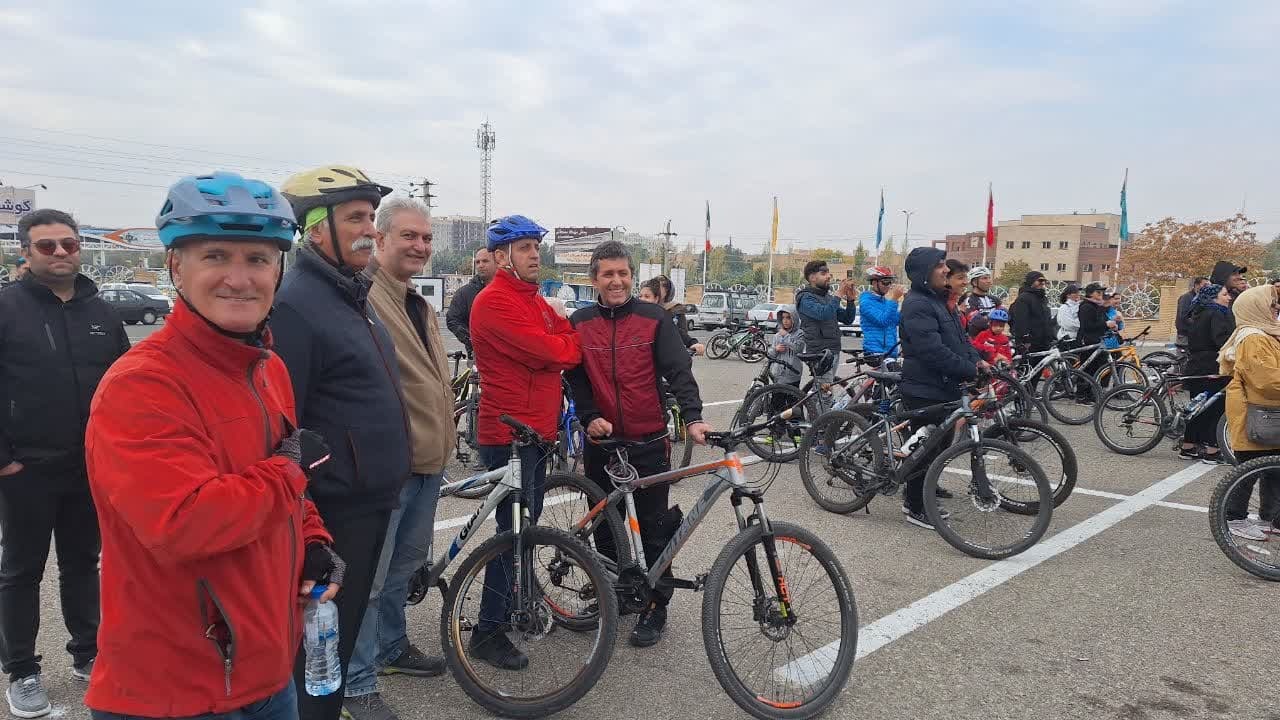 همایش بزرگ دوچرخه سواری در قزوین برگزار شد همایش بزرگ دوچرخه سواری در قزوین برگزار شد