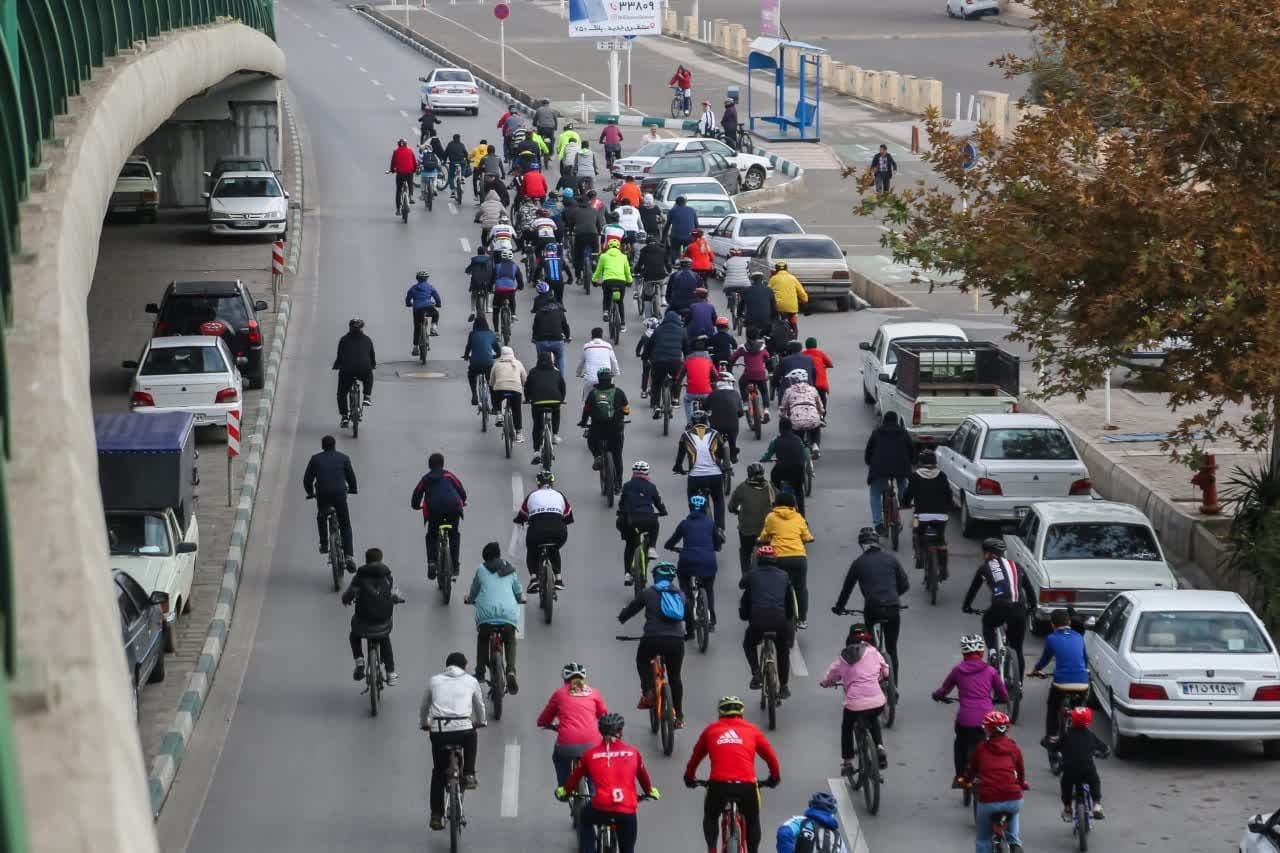 همایش بزرگ دوچرخه سواری در قزوین برگزار شد همایش بزرگ دوچرخه سواری در قزوین برگزار شد