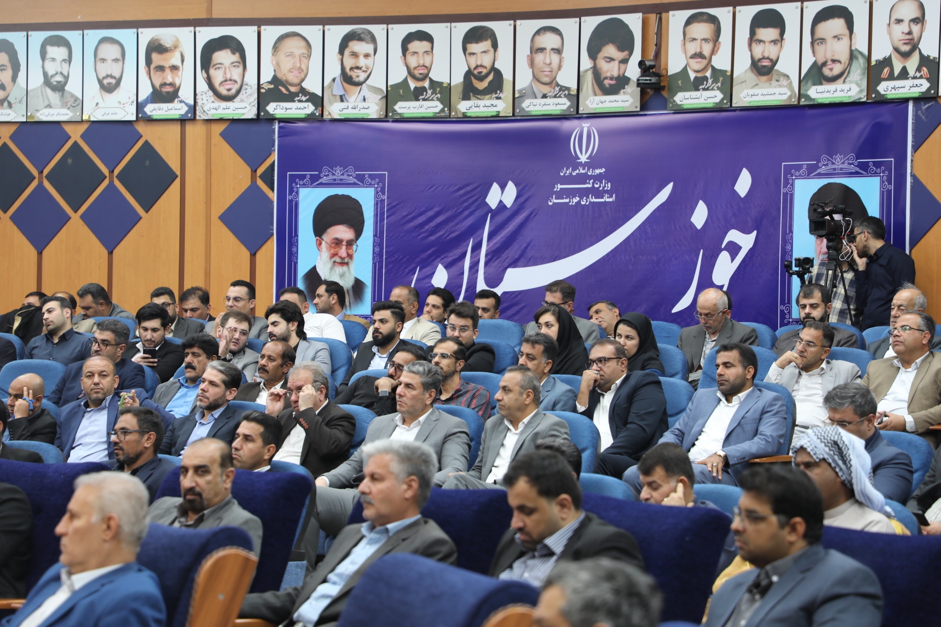 استاندار خوزستان: روابط پنهانی و جلسه های در پستو نداریم / استفاده از ظرفیت اقوام - زنان و جوانان در انتصابات