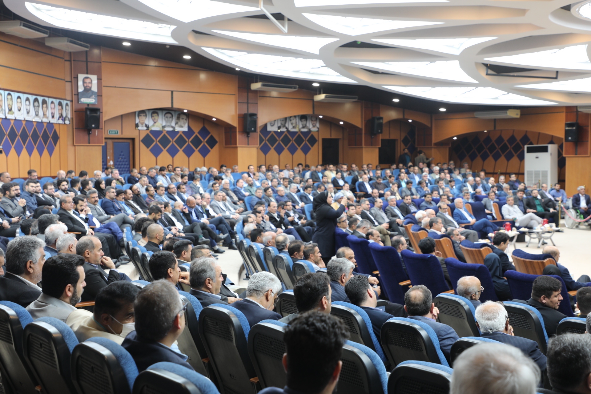 استاندار خوزستان: روابط پنهانی و جلسه های در پستو نداریم / استفاده از ظرفیت اقوام - زنان و جوانان در انتصابات