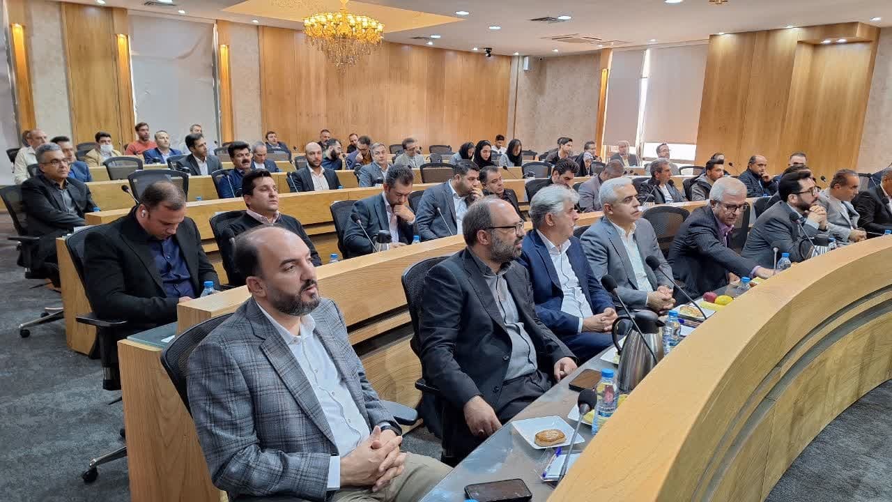 مدیرانی که با تصمیمات اشتباه فرآیند صادرات را بهم می ریزند باید پاسخگو باشند