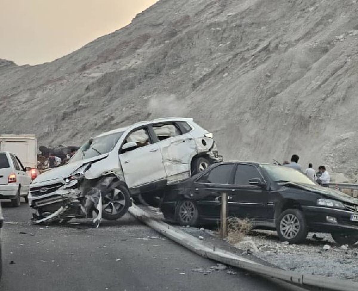 ۲ تصادف هولناک با ۱۸ کشته و زخمی