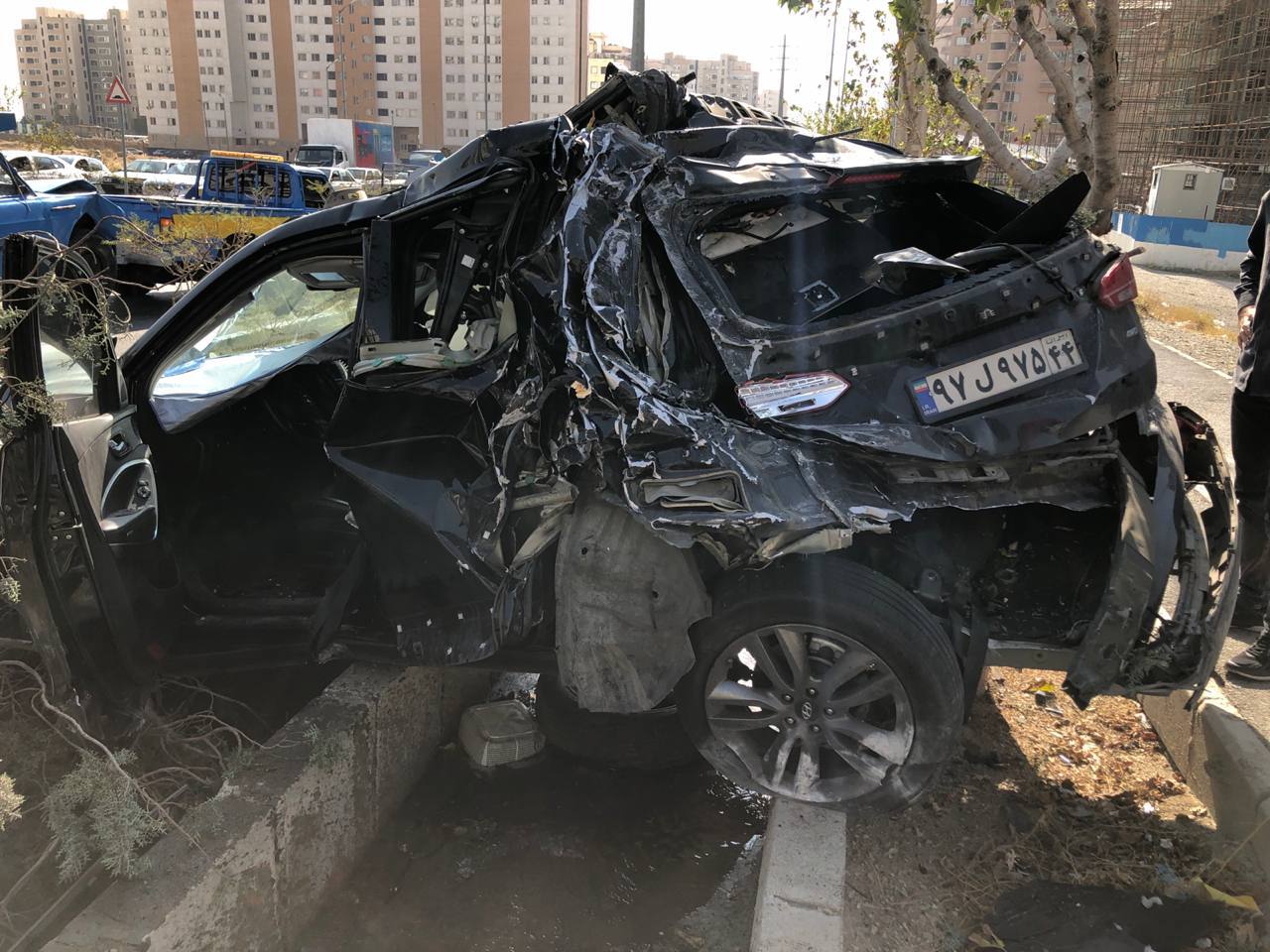 تصادف زنجیره‌ای خونین کامیون با ۱۴ خودرو در بزگراه شهید اردستانی