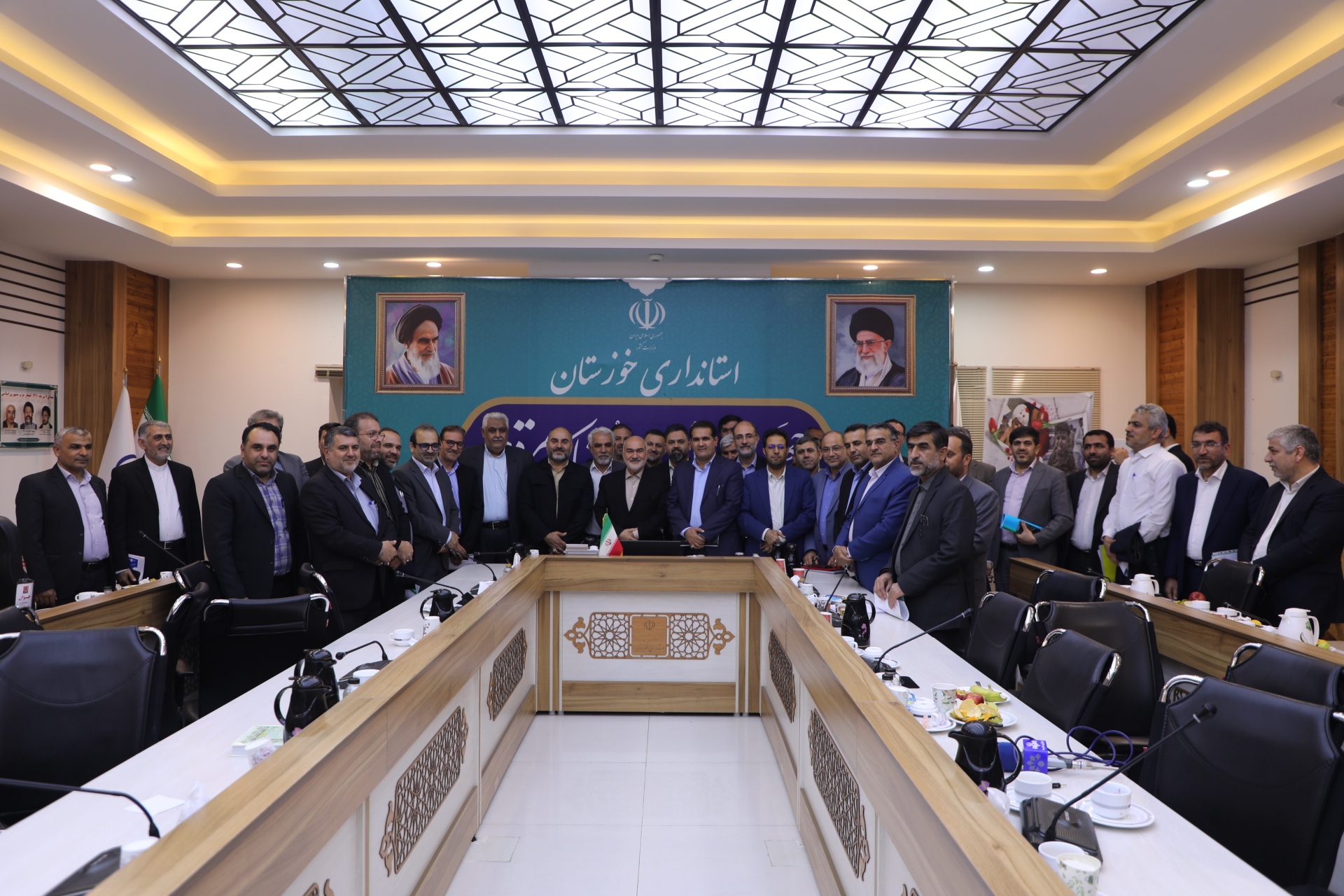 استاندار خوزستان: تغییرات مدیریتی در دولت جدید طبیعی است / فرمانداران تا آخرین روز مسوولیت با قدرت به کار خود ادامه دهند