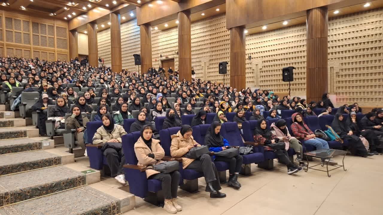 1948 دانشجوی جدید تحصیل خود را در دانشگاه بین المللی امام خمینی آغاز کردند