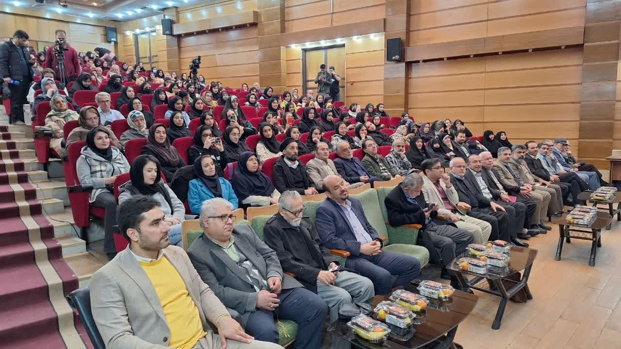 دو استاد برجسته دانشگاه بین المللی امام خمینی تجلیل شدند