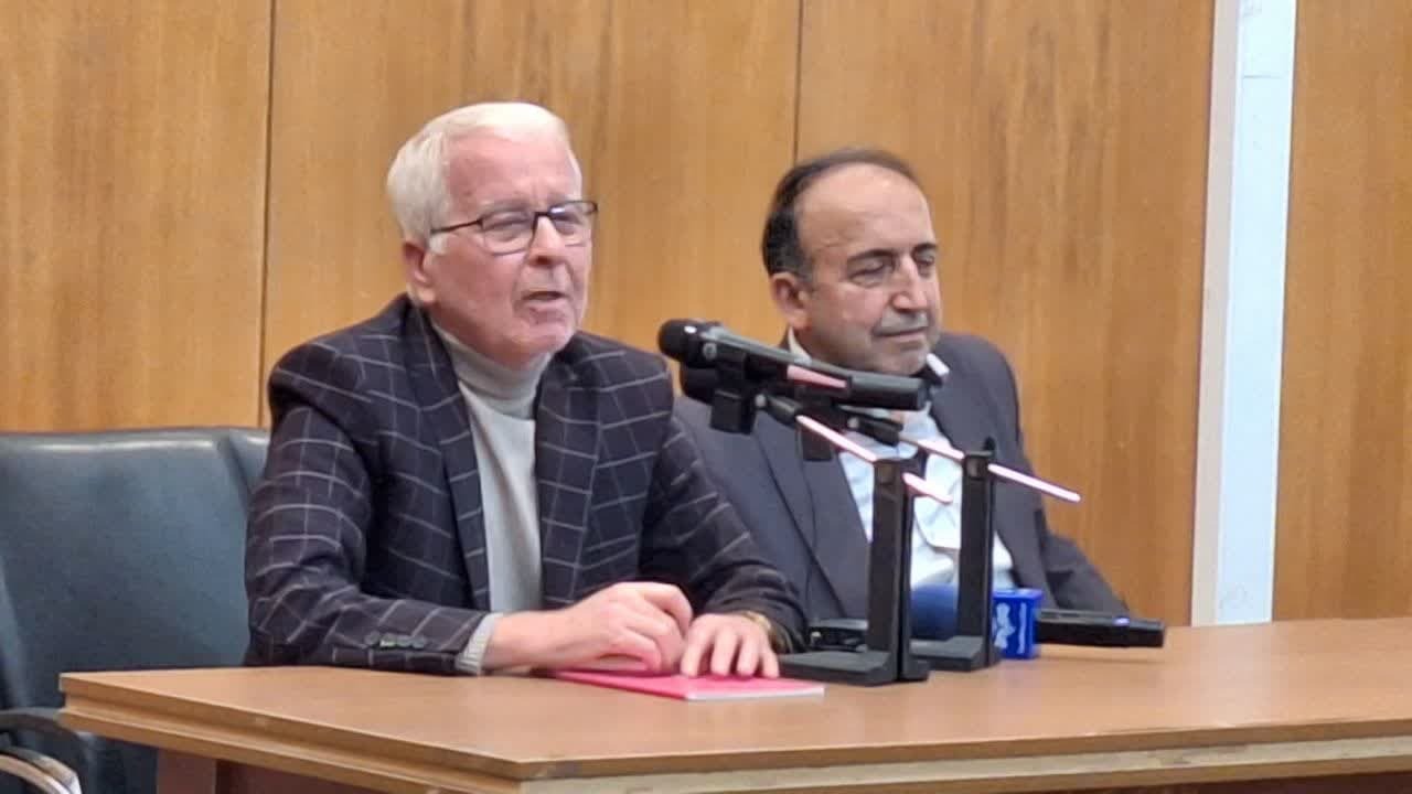 دو استاد برجسته دانشگاه بین المللی امام خمینی تجلیل شدند