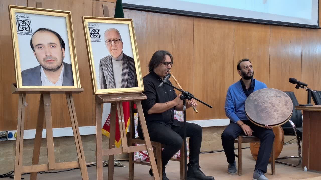 دو استاد برجسته دانشگاه بین المللی امام خمینی تجلیل شدند