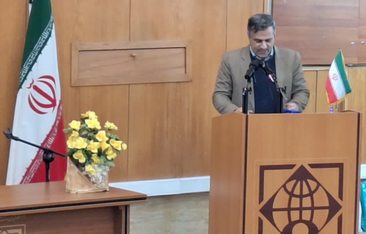 دو استاد برجسته دانشگاه بین المللی امام خمینی تجلیل شدند