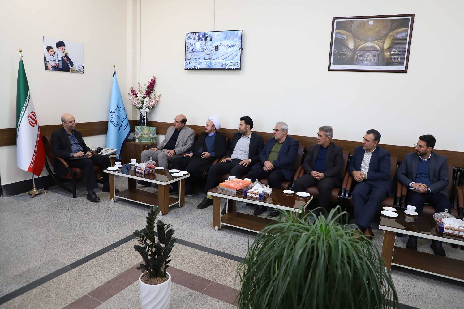 مشکلات و دستاوردهای حوزه سلامت بررسی شد مشکلات و دستاوردهای حوزه سلامت بررسی شد