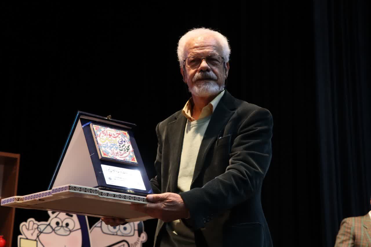 برگزیدگان جشنواره ملی ادبیات کودک شیراز معرفی شدند/ شیراز به‌عنوان مرکز ادبیات کودک و نوجوان در کشور مطرح شود