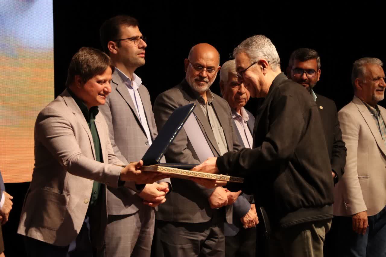 برگزیدگان جشنواره ملی ادبیات کودک شیراز معرفی شدند/ شیراز به‌عنوان مرکز ادبیات کودک و نوجوان در کشور مطرح شود