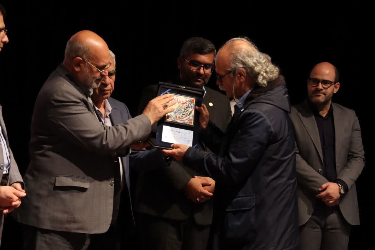 برگزیدگان جشنواره ملی ادبیات کودک شیراز معرفی شدند/ شیراز به‌عنوان مرکز ادبیات کودک و نوجوان در کشور مطرح شود