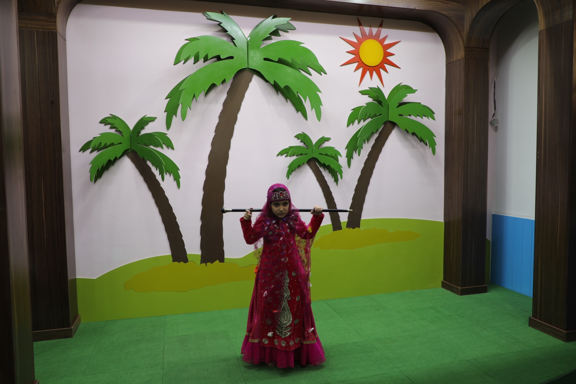 استاندار خوزستان: کتابخوانی منجر به رشد فکری و رفتاری انسان می شود / مشکل مالی و معیشتی کتابداران در حال پیگیری است