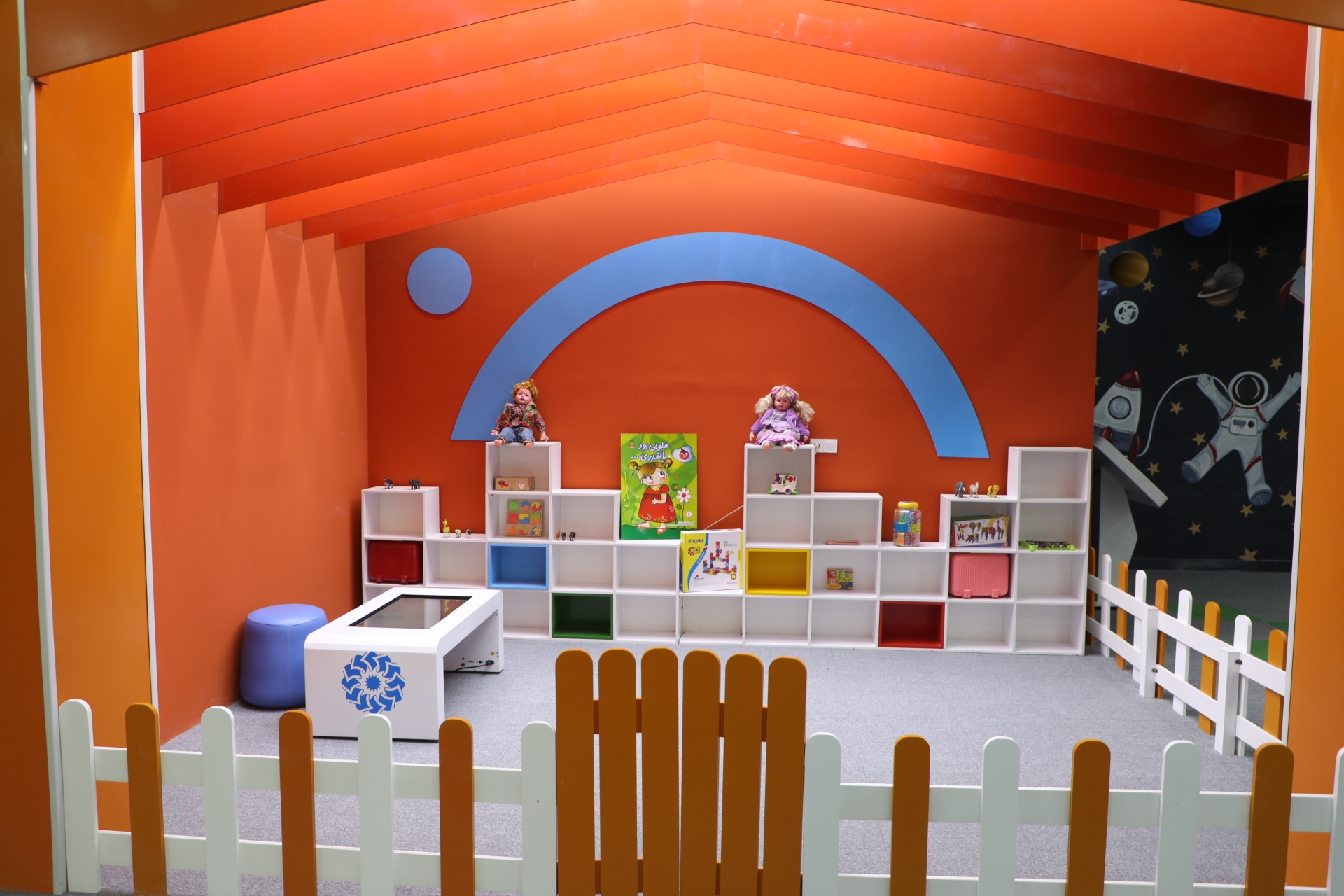 استاندار خوزستان: کتابخوانی منجر به رشد فکری و رفتاری انسان می شود / مشکل مالی و معیشتی کتابداران در حال پیگیری است