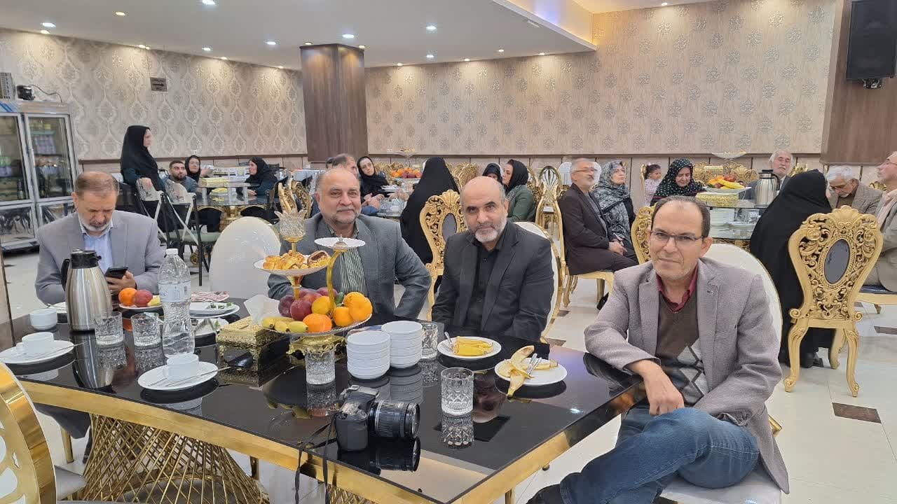 از همکاران بازنشسته صدا و سیمای مرکز قزوین تجلیل شد از همکاران بازنشسته صدا و سیمای مرکز قزوین تجلیل شد