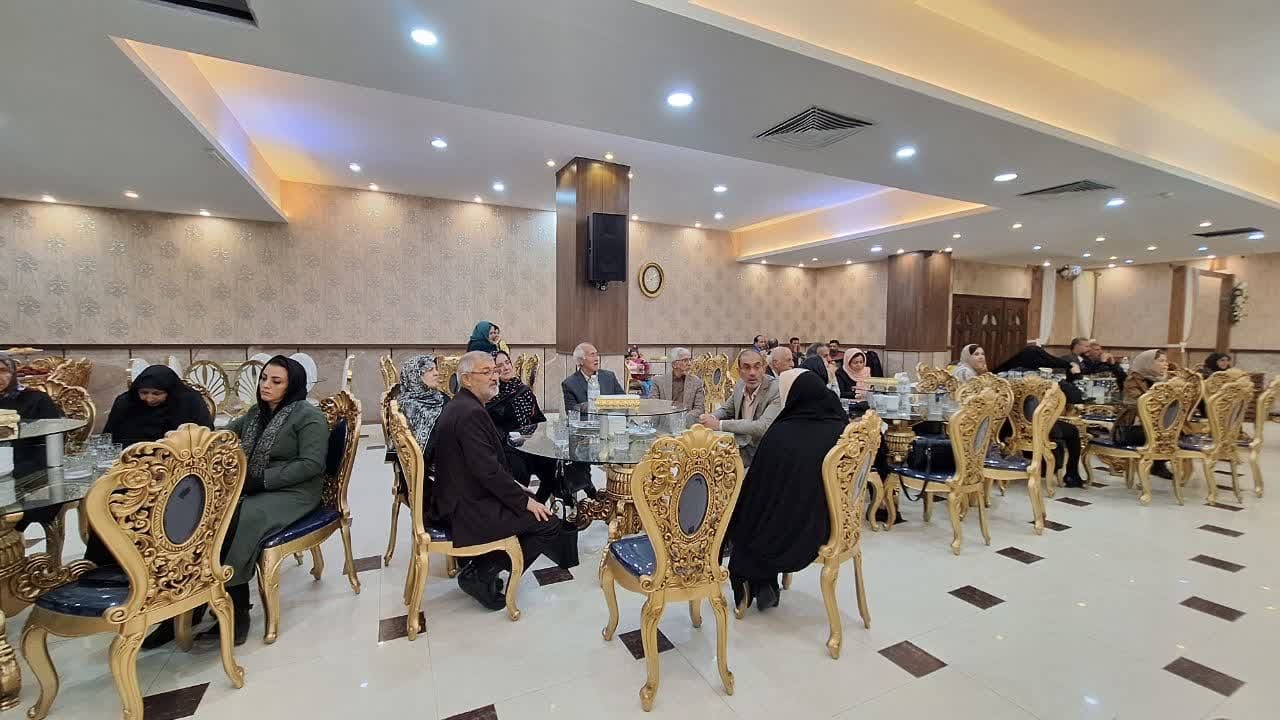 از همکاران بازنشسته صدا و سیمای مرکز قزوین تجلیل شد از همکاران بازنشسته صدا و سیمای مرکز قزوین تجلیل شد