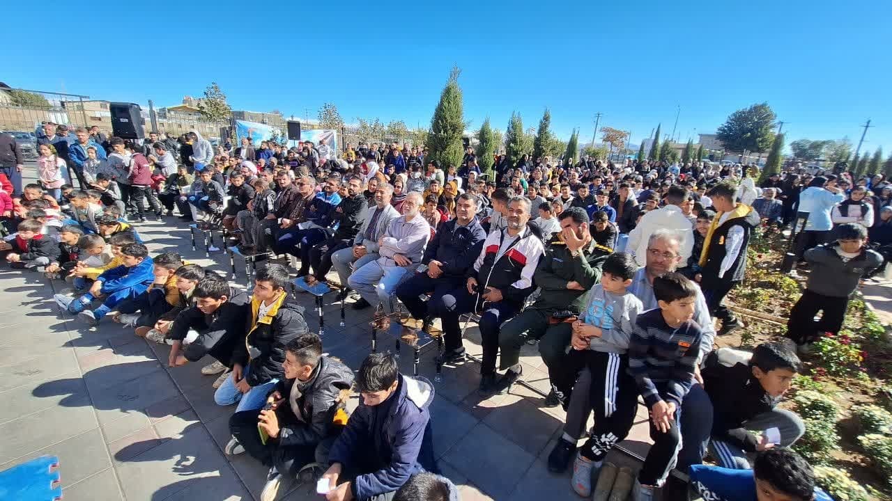 همایش بزرگ پیاده روی در شهر شریف آباد قزوین برگزار شد