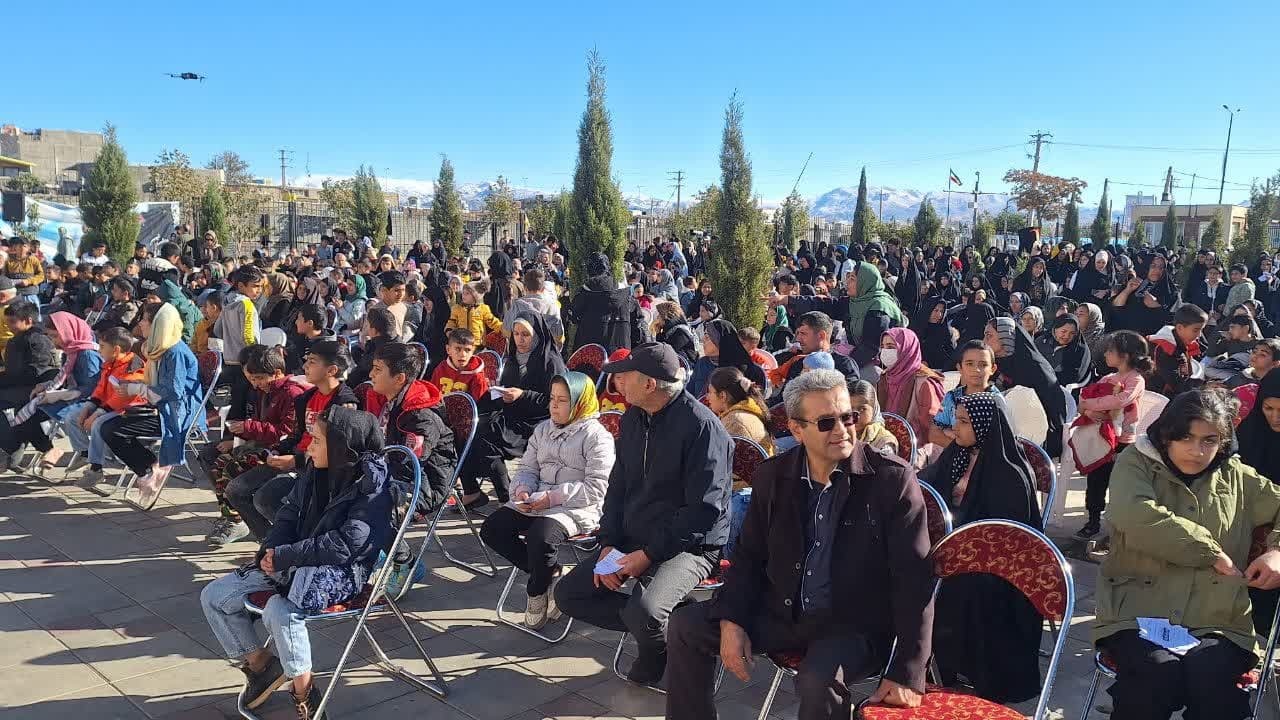 همایش بزرگ پیاده روی در شهر شریف آباد قزوین برگزار شد