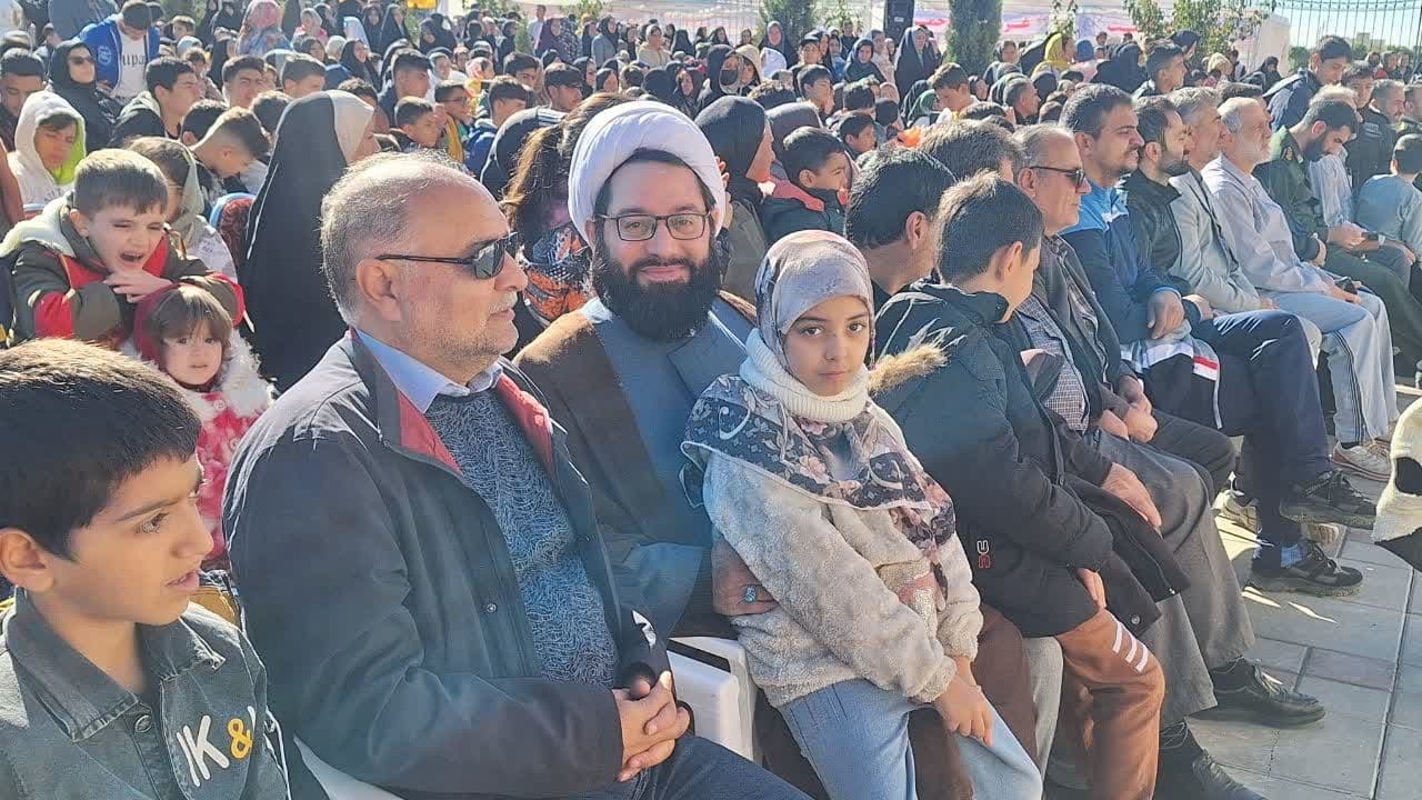 همایش بزرگ پیاده روی در شهر شریف آباد قزوین برگزار شد