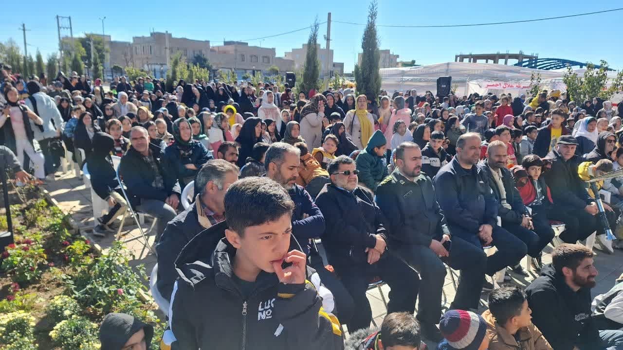 همایش بزرگ پیاده روی در شهر شریف آباد قزوین برگزار شد