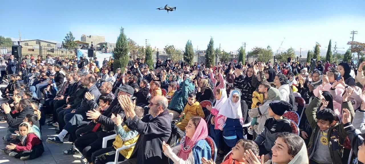 شهردار شریف آباد در راستای مسئولیت های اجتماعی عملکرد خوبی دارد