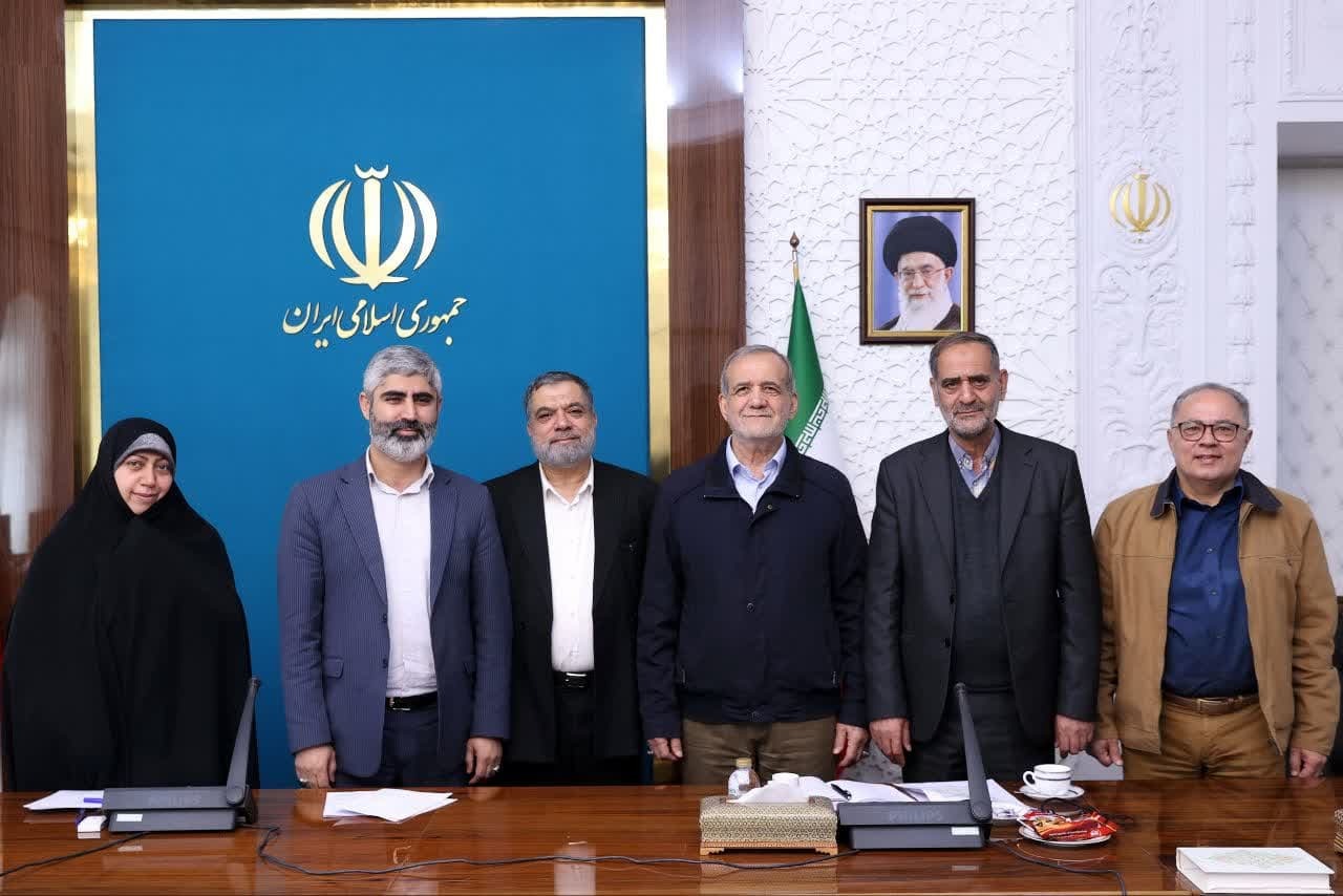 دیدار مجمع نمایندگان استان قزوین با رئیس جمهور دیدار مجمع نمایندگان استان قزوین با رئیس جمهور