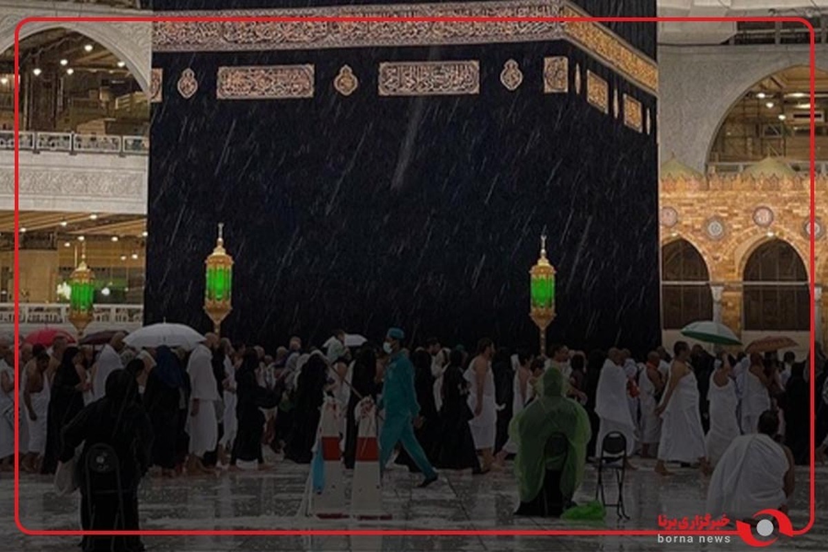 بارش شدید باران خیابان‌های مکه را شبیه رودخانه کرد