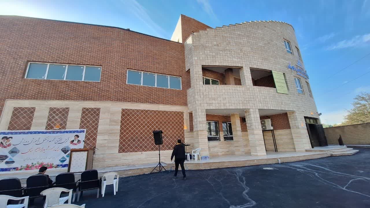 ساخت و توسعه فضاهای ورزشی در مدارس به ارتقای سلامت دانش آموزان منجر می شود