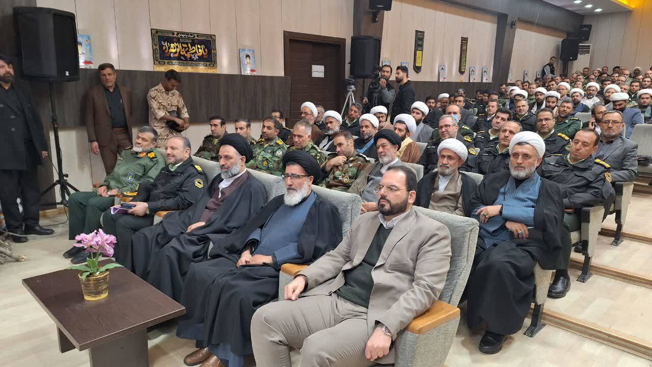 نماز واقعی انسان را از تکبر و بدیها دور کرده و به خدا نزدیک میکند نماز واقعی انسان را از تکبر و بدیها دور کرده و به خدا نزدیک میکند