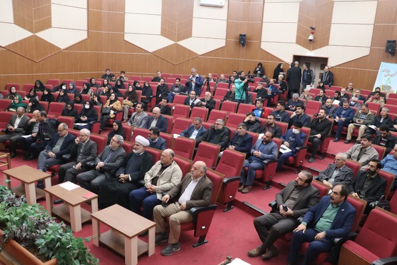 برای تثبیت خاک و جلوگیری از فرونشست زمین و نیازمند برنامه ریزی علمی هستیم