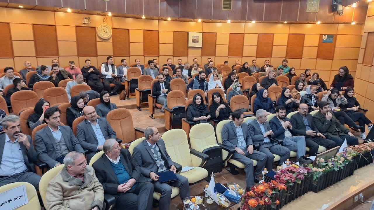 100 هزار بیمه شده از خدمات متنوع بیمه دانا در استان قزوین بهره مند شده اند 100 هزار بیمه شده از خدمات متنوع بیمه دانا در استان قزوین بهره مند شده اند