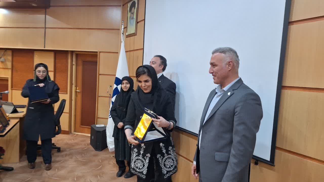 100 هزار بیمه شده از خدمات متنوع بیمه دانا در استان قزوین بهره مند شده اند 100 هزار بیمه شده از خدمات متنوع بیمه دانا در استان قزوین بهره مند شده اند